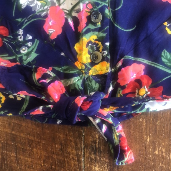 Maeve | By Anthropologie Hawaiian Print Short Sleeve Tie Front Top - Picture 6 of 7